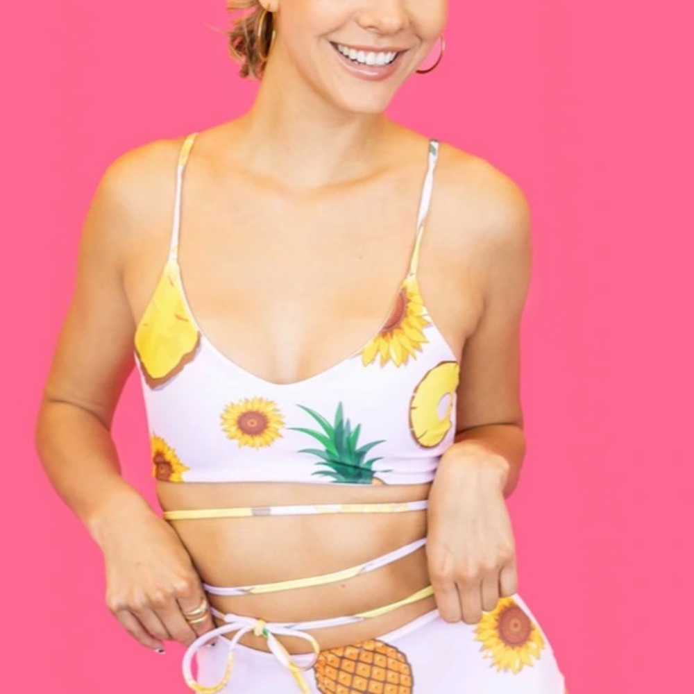 BIKINI TOP SWIMWEAR